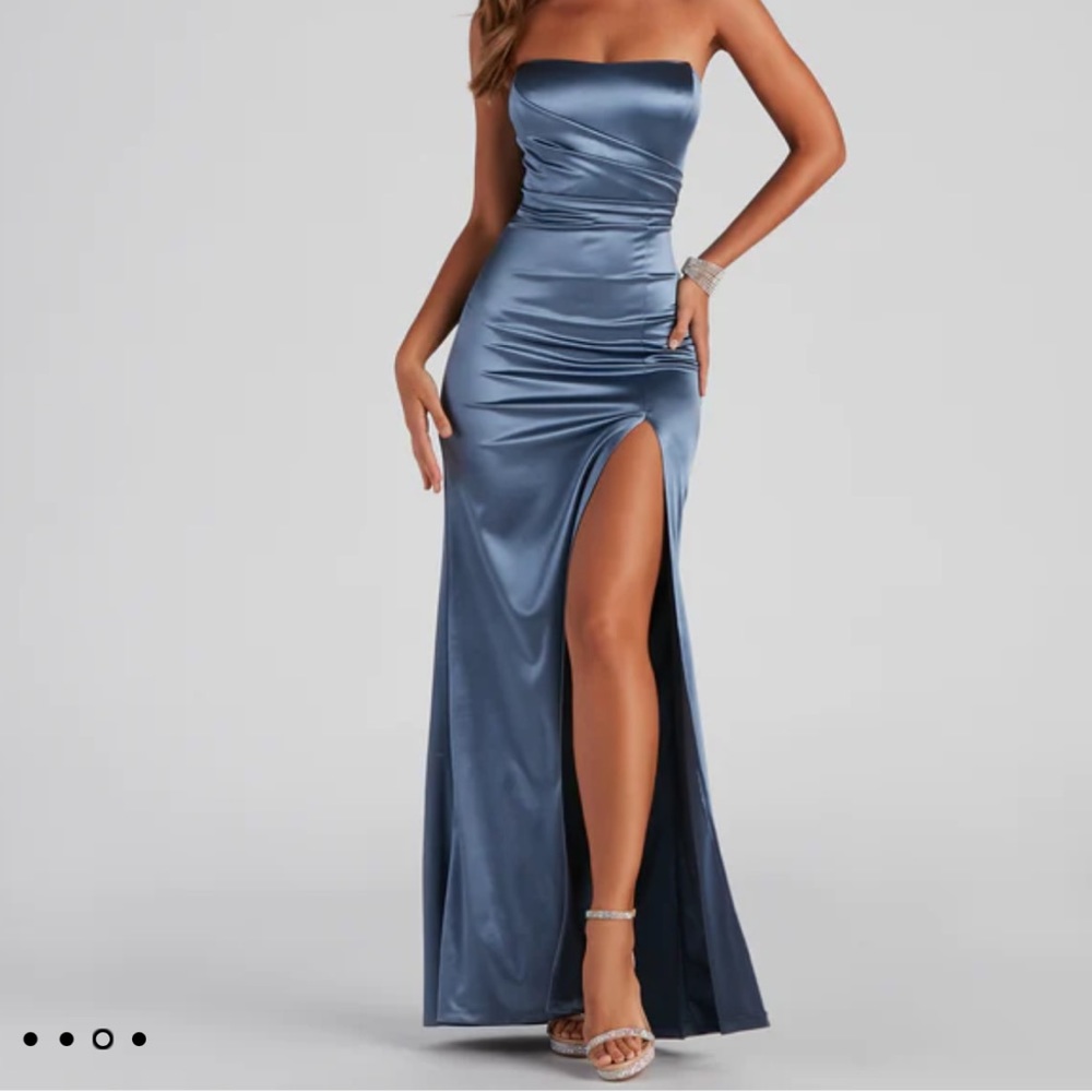 Windsor gianna blue strapless gown